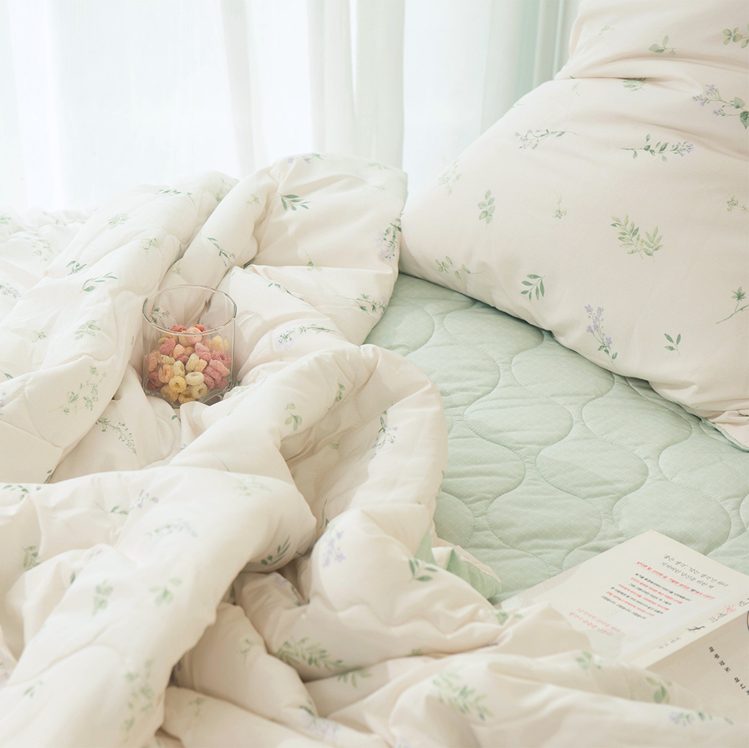 Sylvia Bedding Set (SS/Q/K)