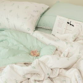 Sylvia Bedding Set (SS/Q/K)